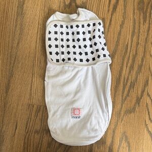Nanit White Baby Swaddle 0-3 Months
